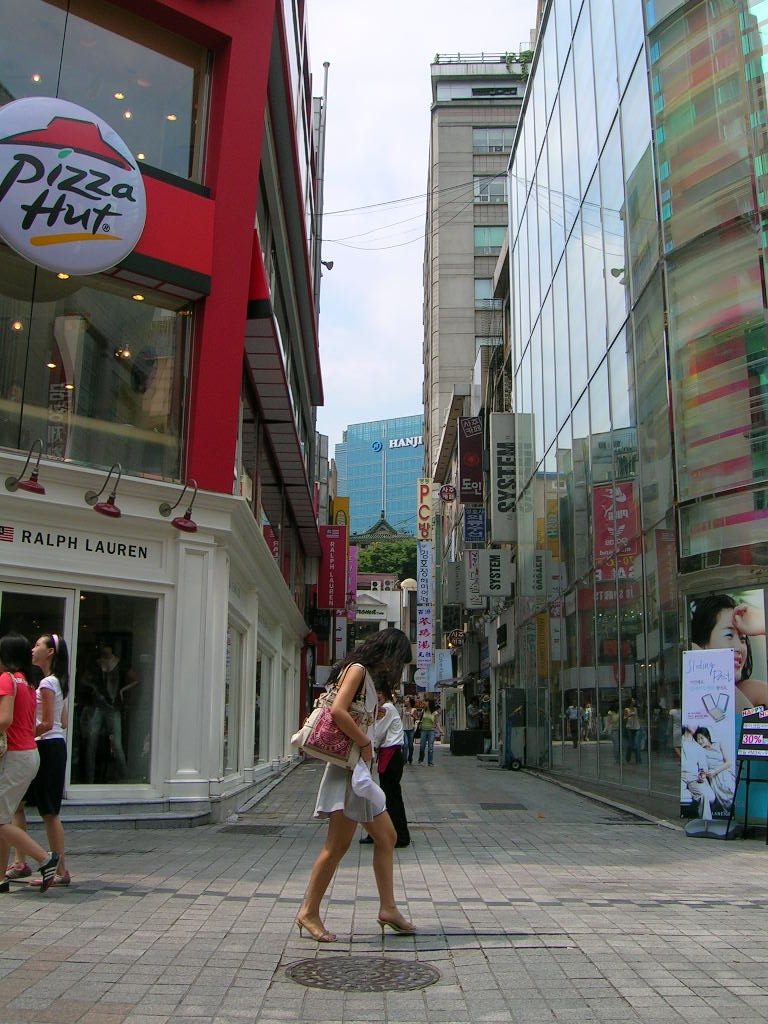 Restaurant or cafe scene in Seoul