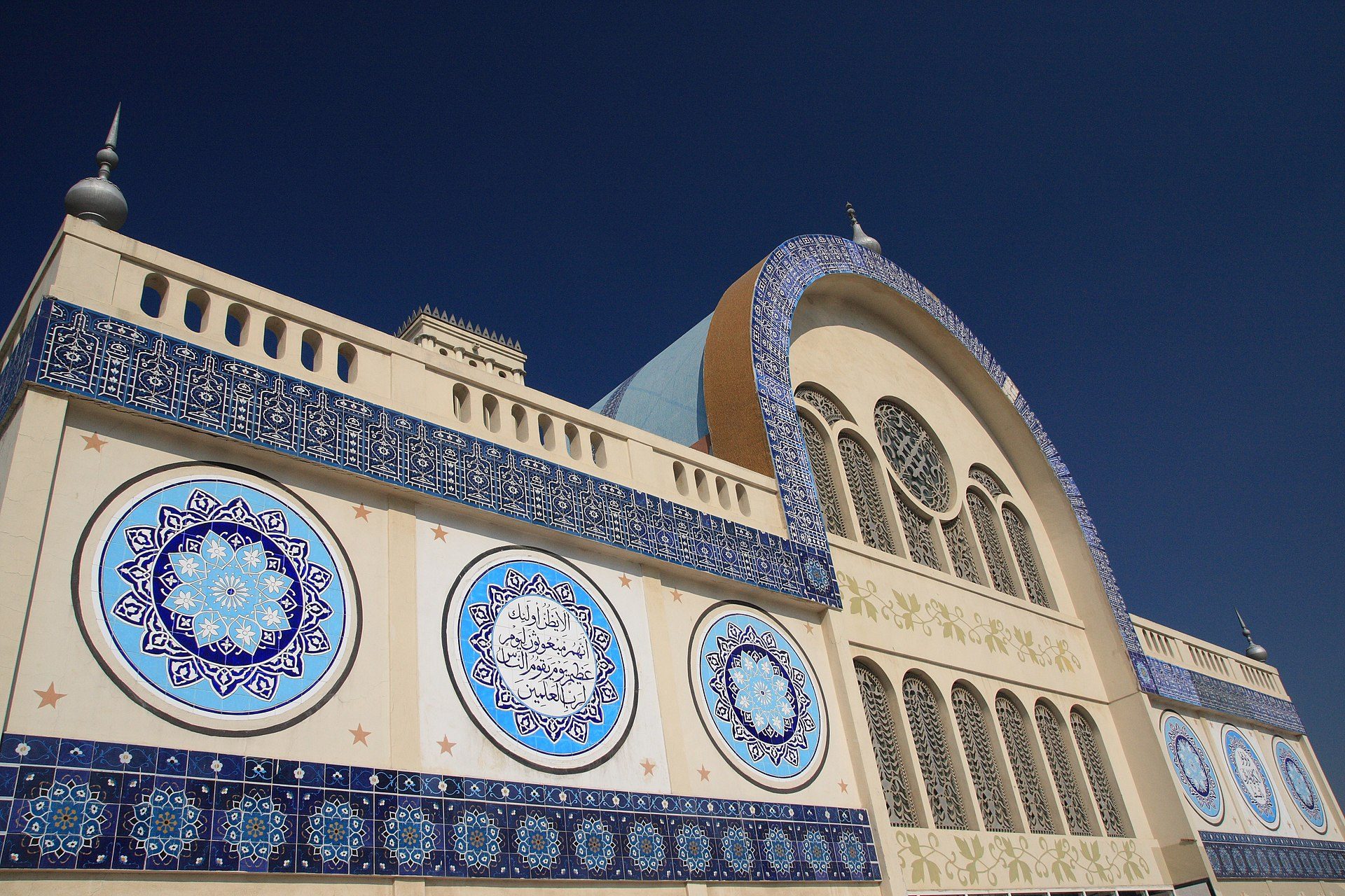 Shopping scene in Sharjah