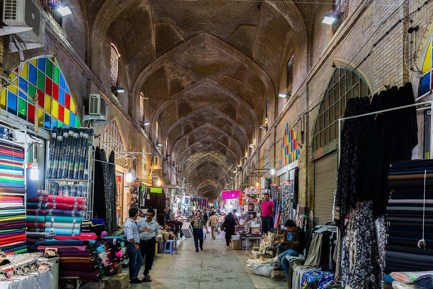 Shopping scene in Shiraz
