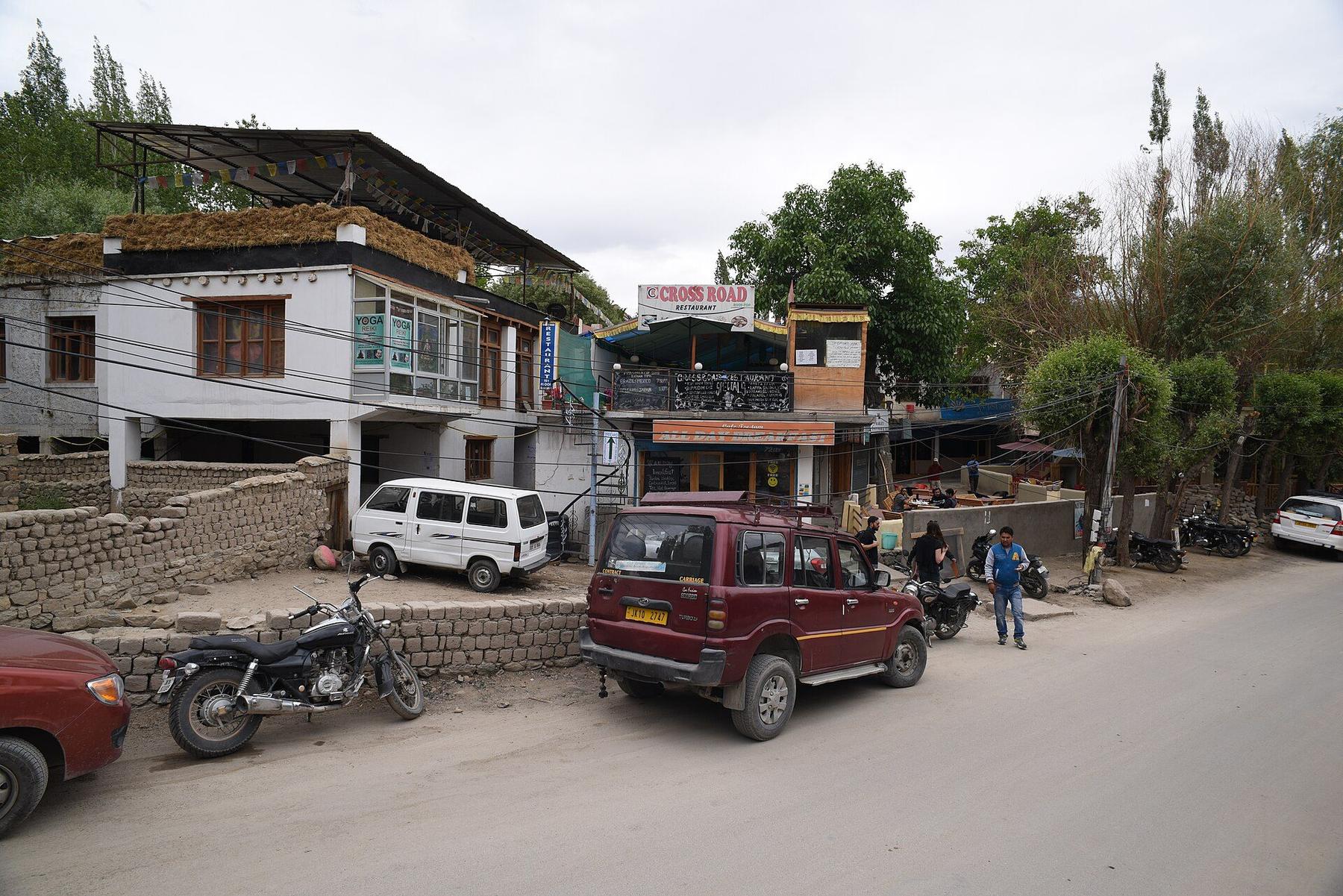 Restaurant scene in Srinagar