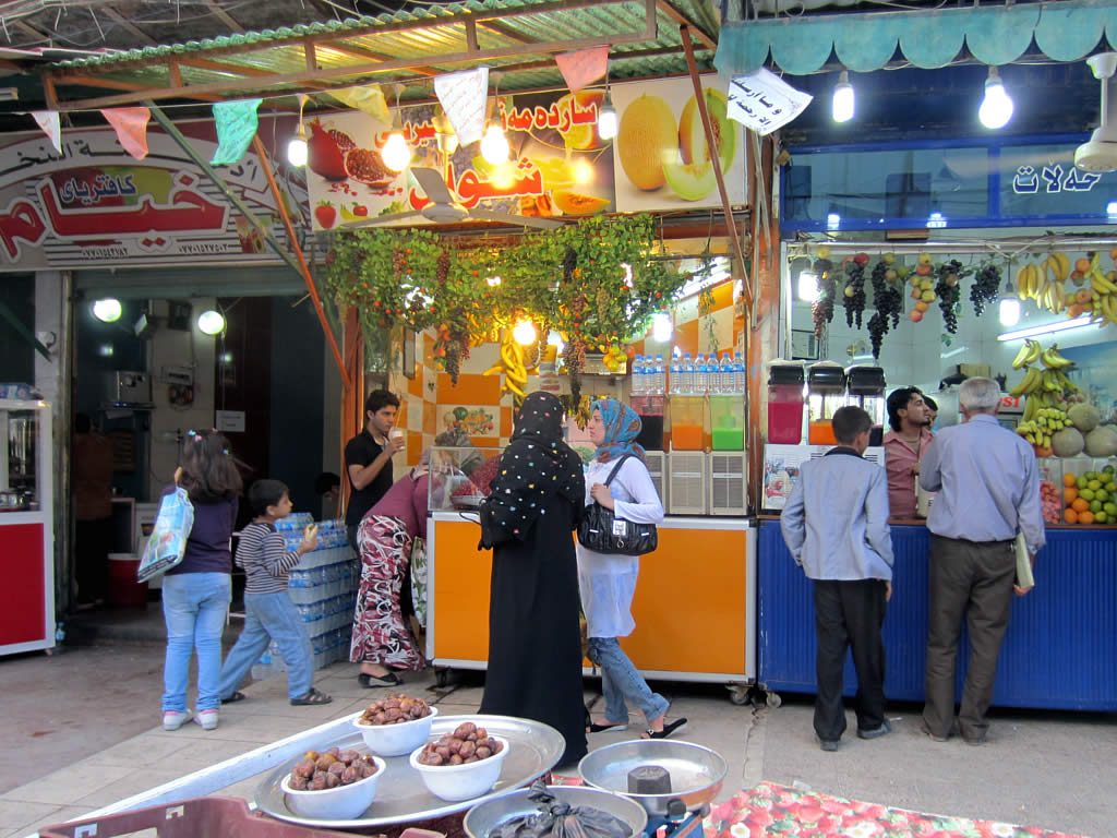 Shopping scene in Sulaymaniyah