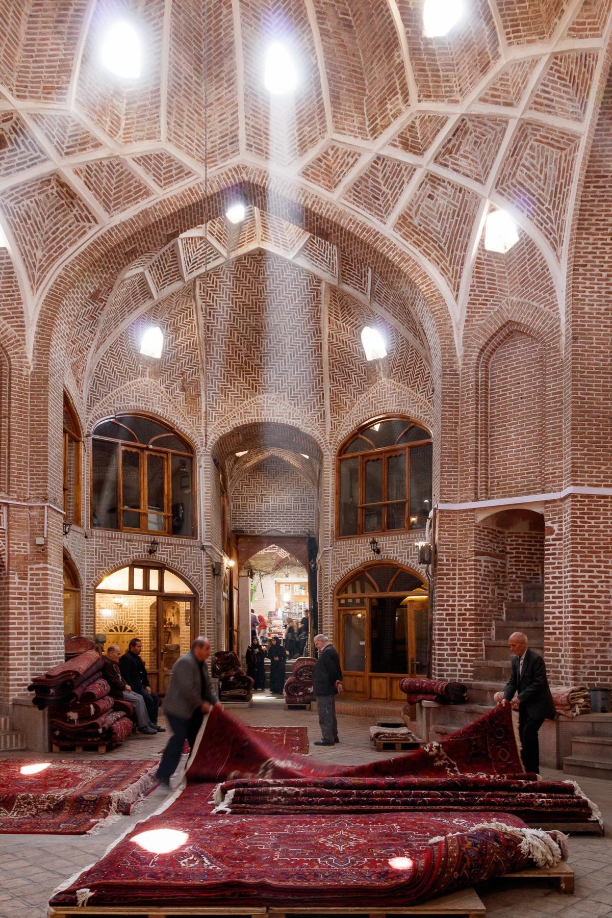 Shopping scene in Tabriz