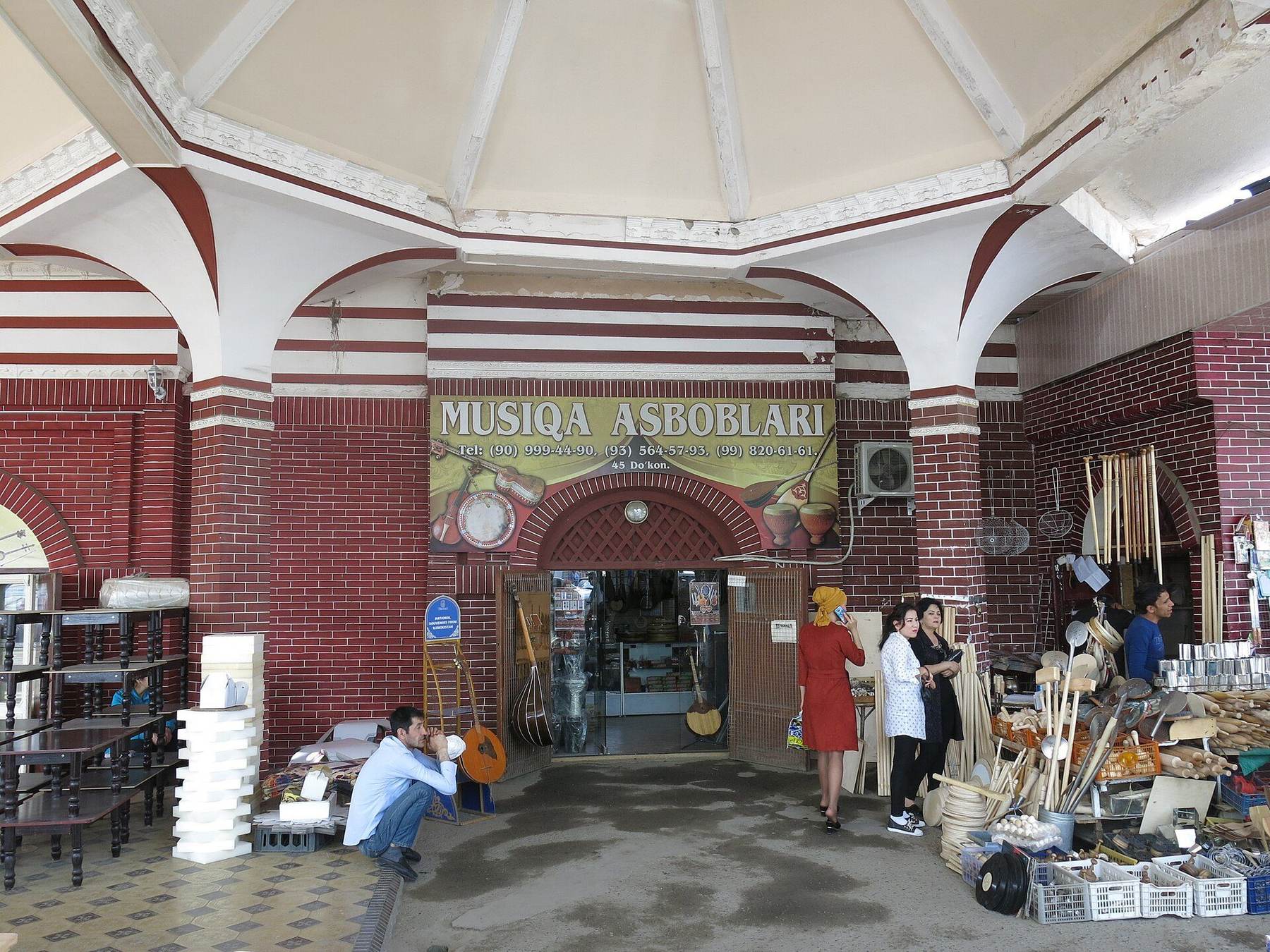 Market or shopping scene in Tashkent