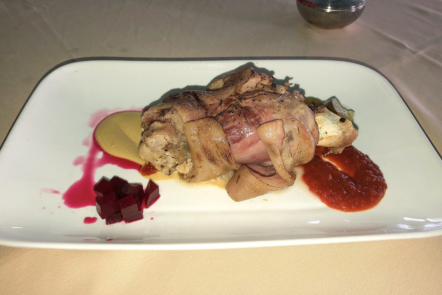 Restaurant scene in Tianjin