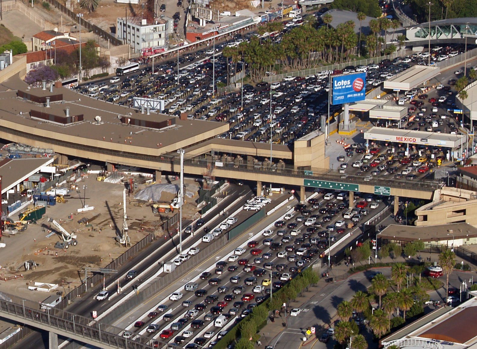 Border-crossing transport scene in Tijuana