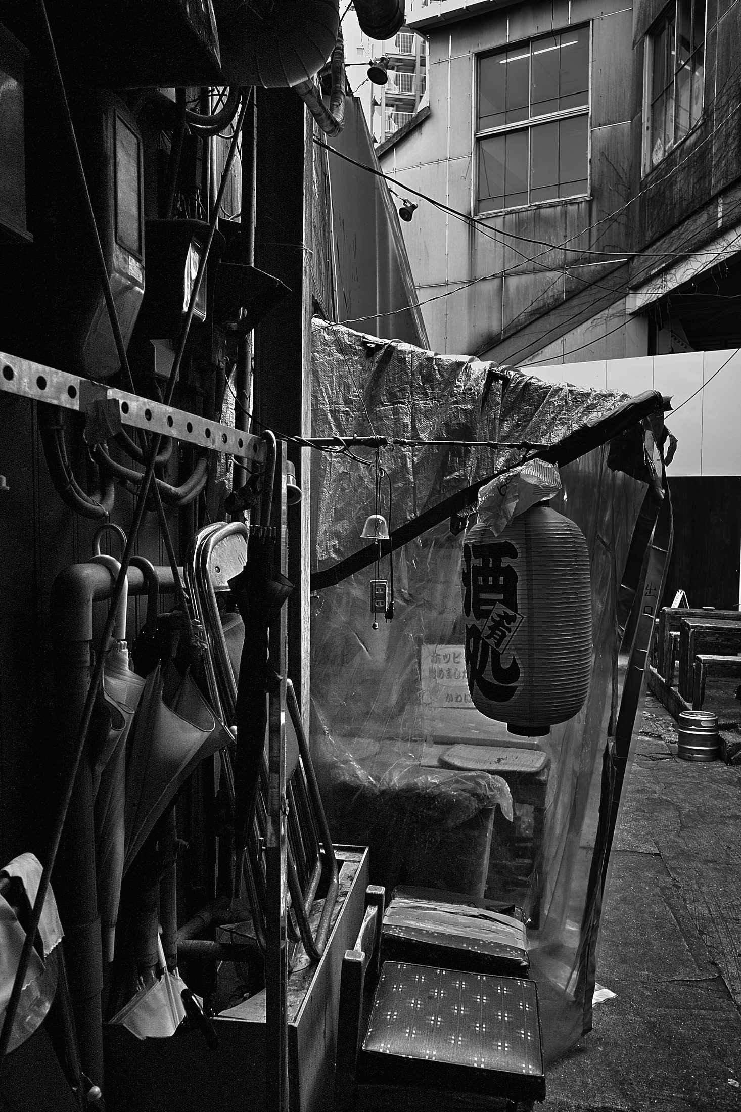 Tokyo food alley or cafe