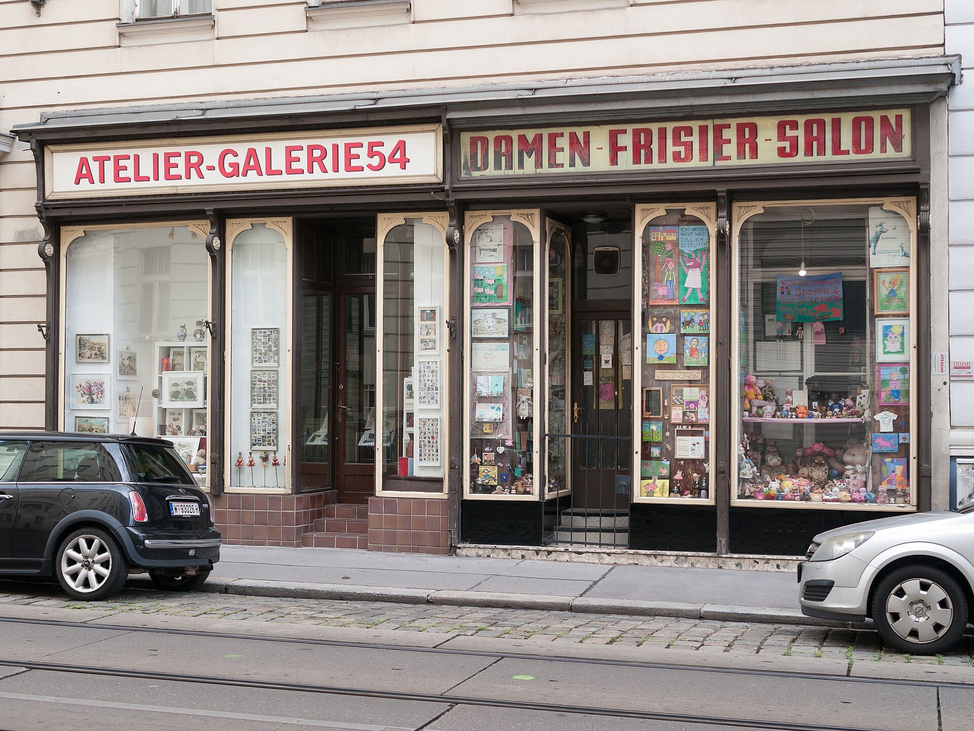 Shopping street scene in Vienna
