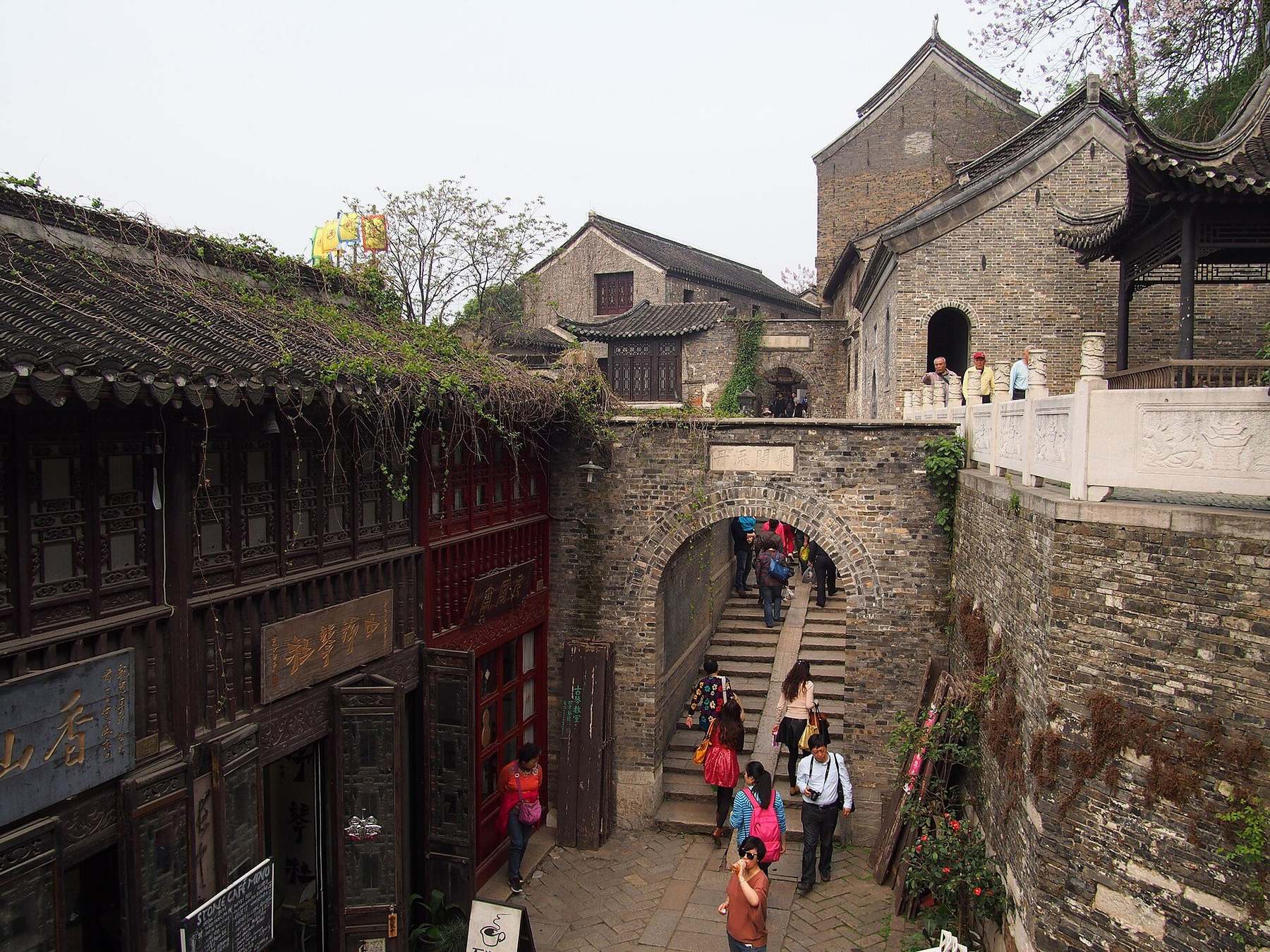 Shopping scene in Zhenjiang