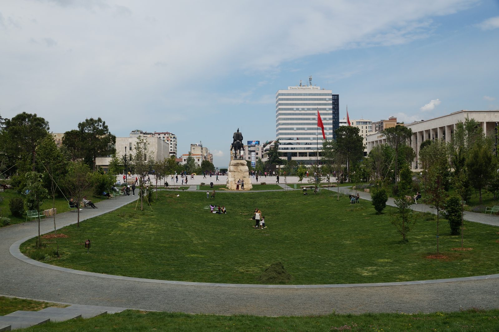 Площадь Скандербега в центре Тираны